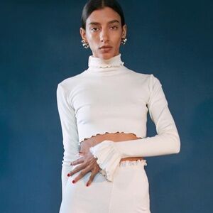 Clementine Top - Cropped Ribbed Turtleneck in Cream